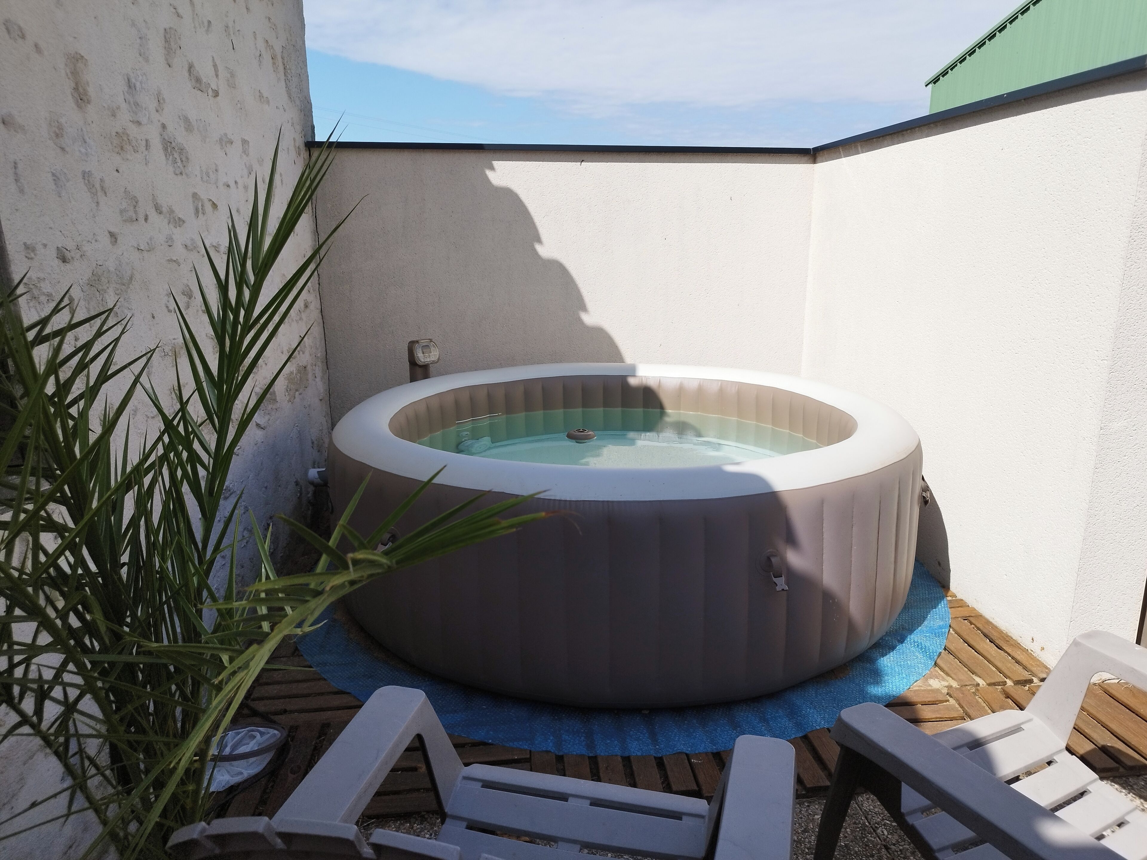 Bañera de hidromasaje exterior