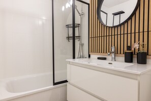 Hair dryer - Apartment at 260 m from the beach, recently renovated (L'Escala)