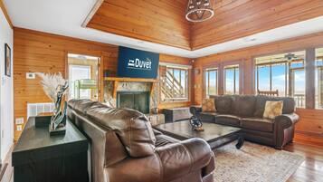 TV, fireplace, table tennis, stereo