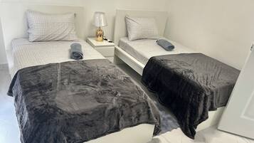 Bügeleisen/Bügelbrett, WLAN, Bettwäsche