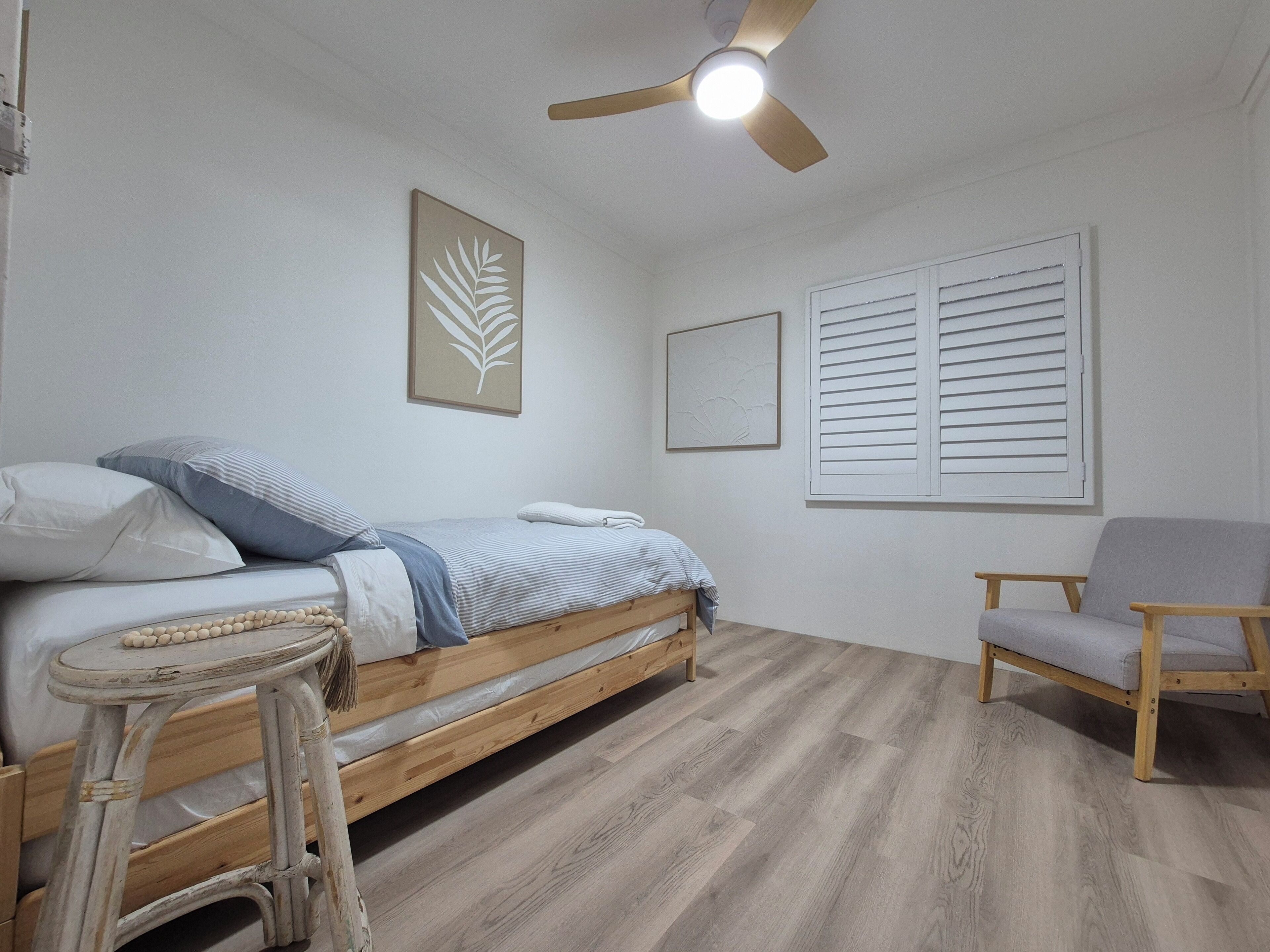 Iron/ironing board, internet, bed sheets