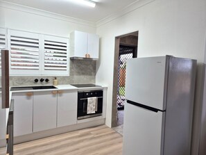 Private kitchen - NEW - The Coastal Cactus Villa (Battery Hill)