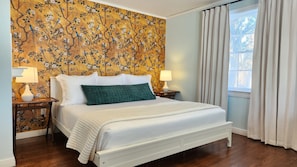 3 bedrooms, desk, iron/ironing board, travel cot
