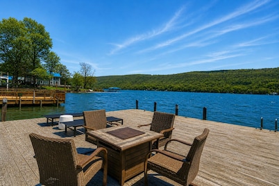 Private Keuka Lake Front | Dock | Near Wineries