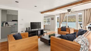 Smart TV, fireplace, table football