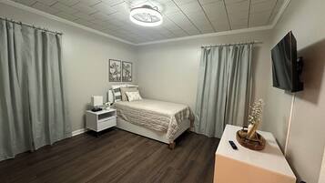 3 bedrooms, iron/ironing board, WiFi