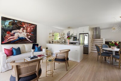 Parisian Inspired Escape - Close to Town & NU