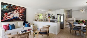 Parisian Inspired Escape - Close to Town & NU