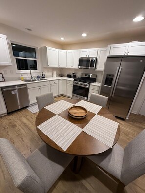 Fridge, microwave, oven, stovetop - 3-bedroom house in The Village of Shadybrook, only minutes from Eastport. (Wildwood)