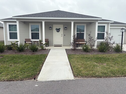 3-bedroom house in The Village of Shadybrook, only minutes from Eastport.