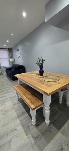 Work, Crew & Family Stay Near Downtown Reading