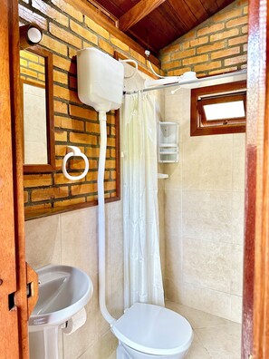 Suite, Balcony, City View | Bathroom - Pousada Porto Belo (Porto Belo)