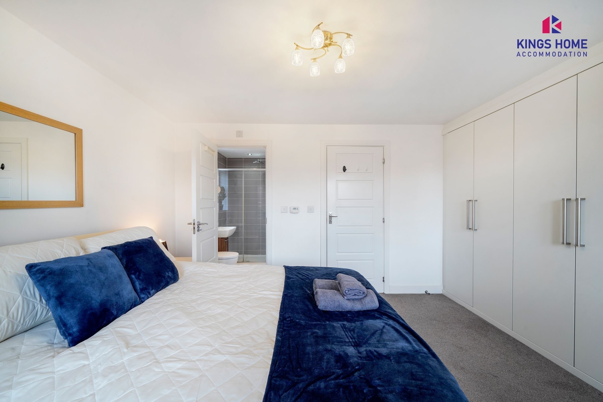 4 bedrooms, desk, iron/ironing board, free WiFi