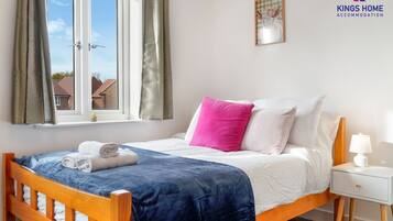 4 bedrooms, desk, iron/ironing board, free WiFi