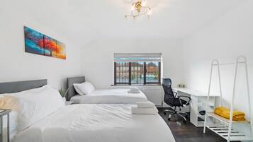 2 bedrooms, desk, iron/ironing board, free WiFi
