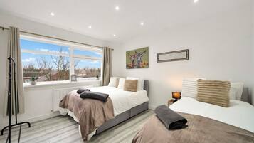 4 bedrooms, desk, iron/ironing board, free WiFi