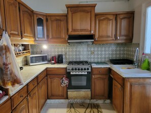 Private kitchen - Expat-Amenities - 2BR, La Marsa. Perfect Headquarters for your Tunis Adventure (La Marsa)