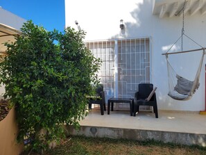 Terrace/patio - Expat-Amenities - 2BR, La Marsa. Perfect Headquarters for your Tunis Adventure (La Marsa)