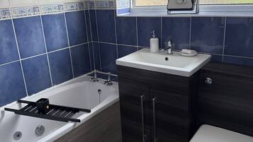 Handtücher, Seife, Toilettenpapier