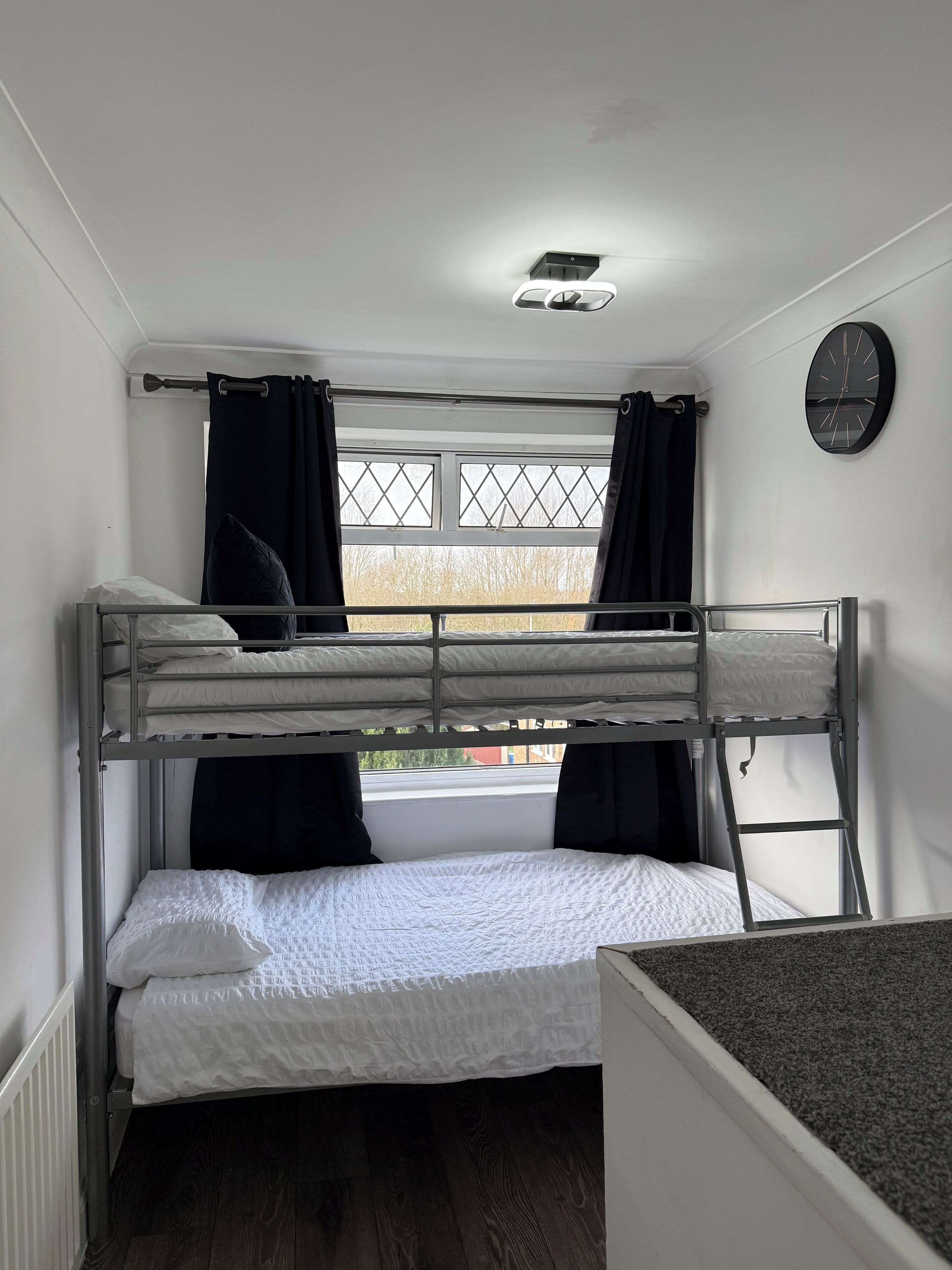 3 Schlafzimmer, Schreibtisch, Bügeleisen/Bügelbrett, kostenloses WLAN