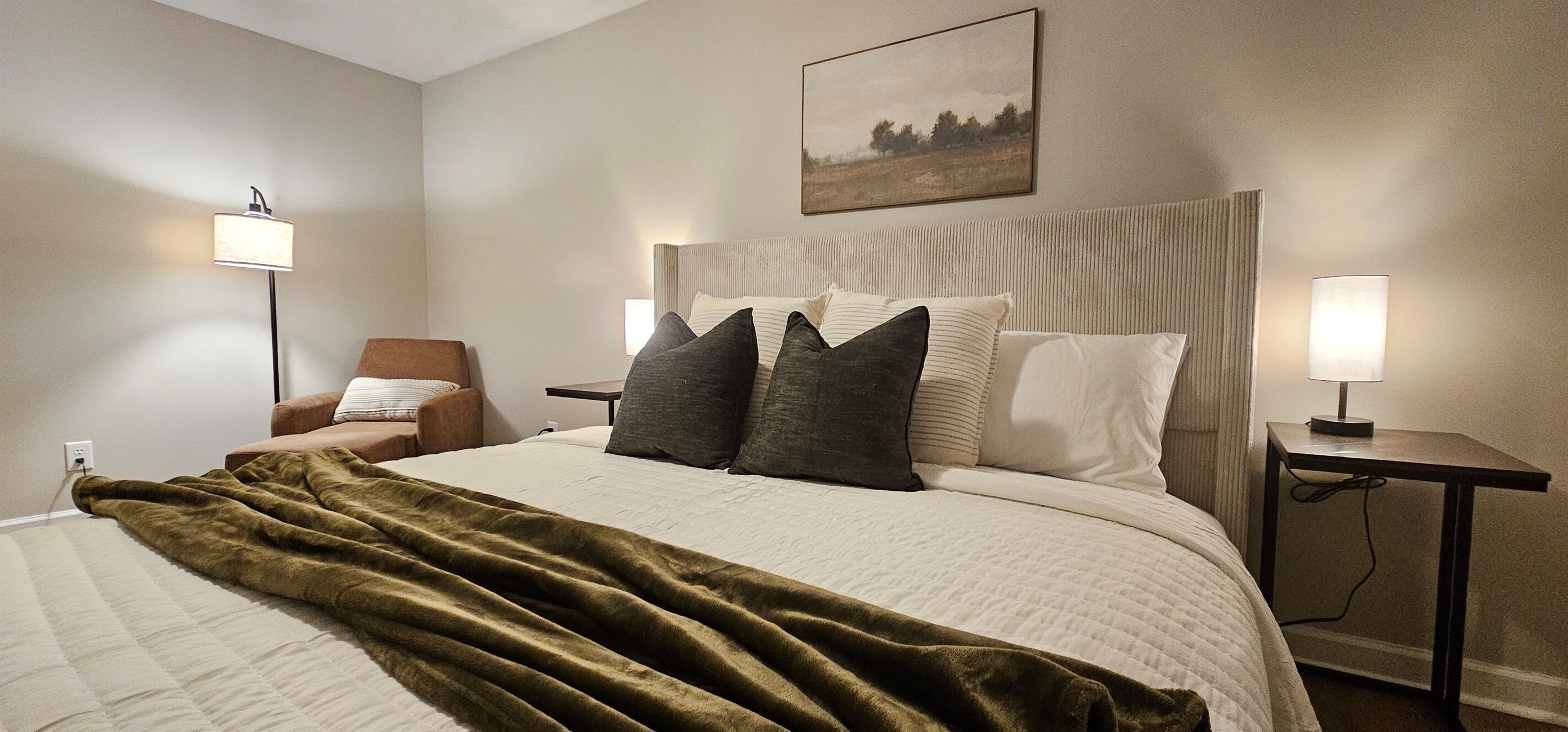 Bureau, fer et planche à repasser, Wi-Fi gratuit, draps fournis