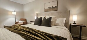 Bureau, fer et planche à repasser, Wi-Fi gratuit, draps fournis