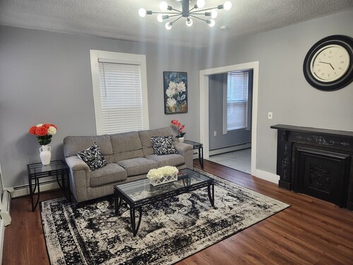 Spacious 3-bedroom apartment near Yale