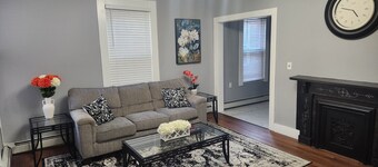 Spacious 3-bedroom apartment near Yale