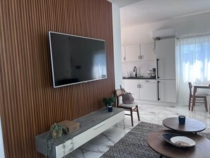 Smart TV - Breakview Penthouse 3BR  Retreat @ Encuentro Beach (Cabarete)