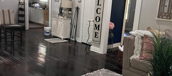 Welcome to Chateau Lola's-Country House