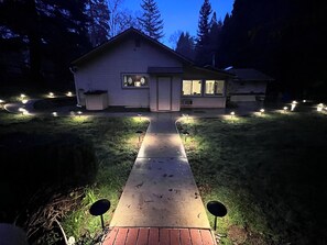 المنطقة المحيطة بالمنشأة