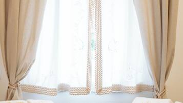 Deluxe Apartment, Garden View | Interior