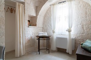Deluxe Apartment, Garden View | Interior - Apulian Charme Trulli & Cottage (Martina Franca)
