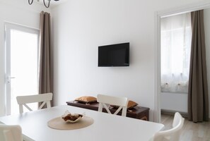 Superior-Apartment, Gartenblick | Speisen