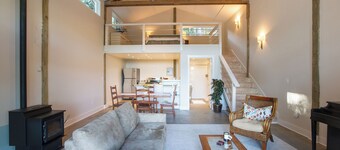 Beautiful Loft barn in Brookings perfect for a relaxing getaway