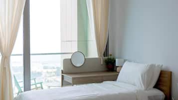 4 slaapkamers, een strijkplank/strijkijzer, gratis wifi, beddengoed