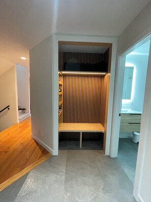 Interior - Squamish mountain retreat with stunning views (Squamish)
