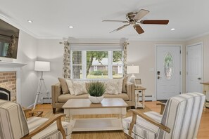 Smart TV - Hyannis Cape Escape – Spacious Cape Cod Family Home (Barnstable)