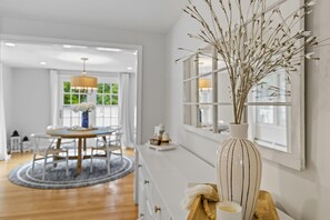 Dining - Hyannis Cape Escape – Spacious Cape Cod Family Home (Barnstable)
