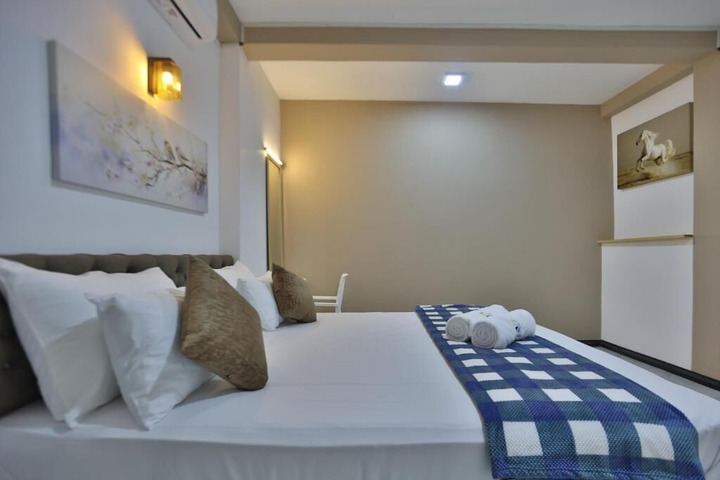 Habitación doble, 1 cama King size, para no fumadores, aire acondicionado | Tabla de planchar con plancha y wifi gratis 