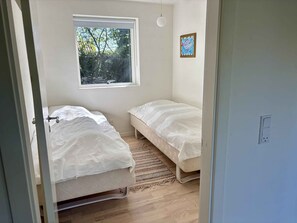 3 chambres, fer et planche à repasser, accès au Wi-Fi (inclus)
