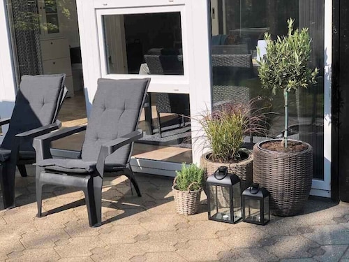 Nice holiday home near the water