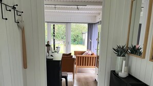 Living area - Cozy, renovated holiday home. (Esbjerg)