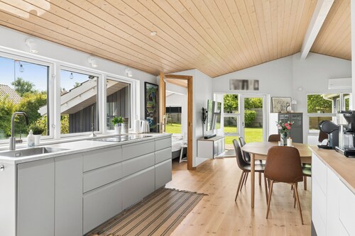 Lovely holiday home at Kongsmark Strand