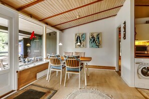 Dining - Charming vacation home on large grounds (Rudkøbing)
