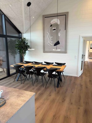 Dining - Lækkert sommerhus med udsigt over Limfjorden (Roslev)