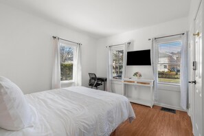 Iron/ironing board, free WiFi, bed sheets