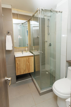 Toallas, jabón, papel de baño