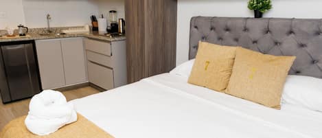 1 bedroom, iron/ironing board, internet, bed sheets