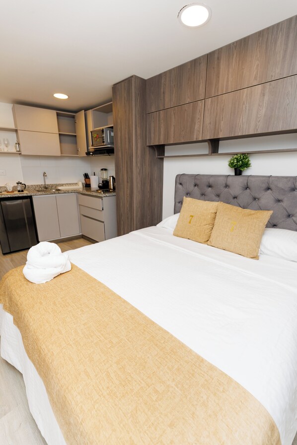 1 bedroom, iron/ironing board, internet, bed sheets